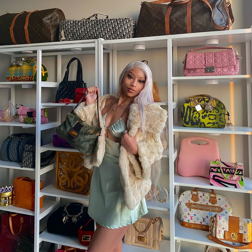 🎀 LUXURY EXCLUSIVE LIVE 🎀 LIKE THIS LISTING TO BE NOTIFIED OF MY SHOWS 📣 - Picture 1 of 13